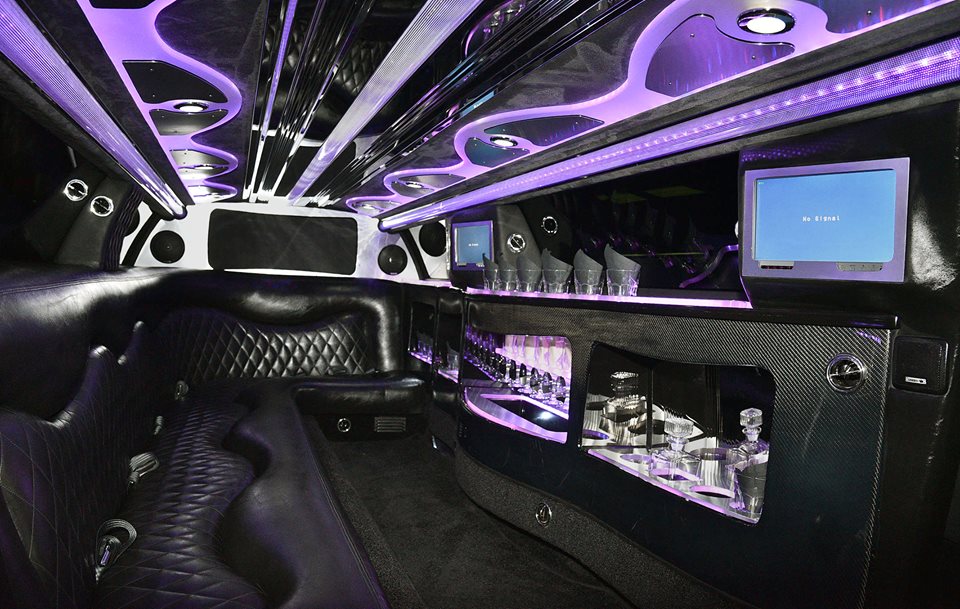 Boost Your Bachelorbachelorette Parties With A Luxury Limo Rental