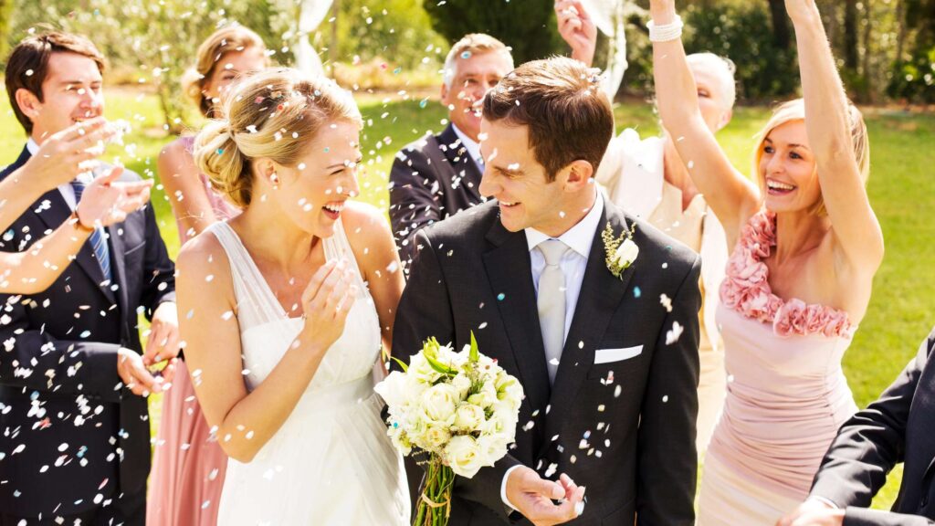 8 tips on planning the perfect wedding guest transportation for your big day